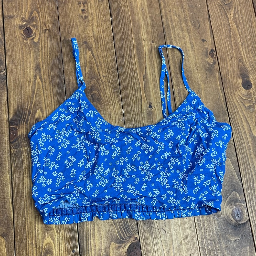 Urban outfitters Kimchi Blue size XS blue calico crop top